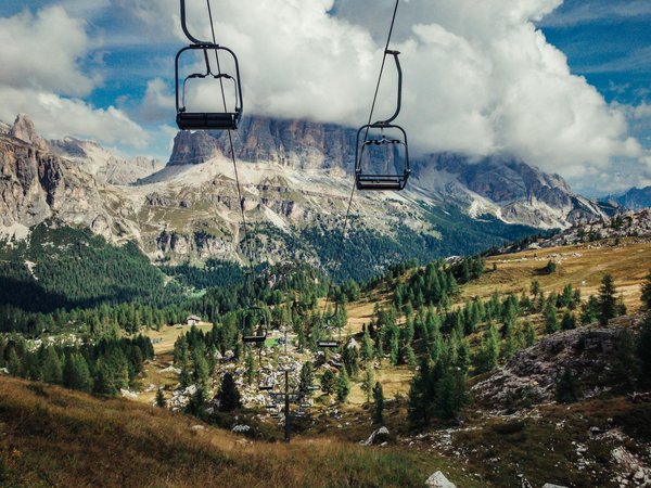 Discover the joy of traditional english cider-making: your ultimate guide to workshops in somerset